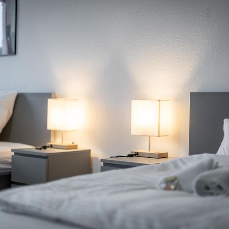 Einfach Aber Sehr Komfortabel - Wohnung Fuer 6 Personen - 2Xwc - Grupen, Messe, Monteure, Studenten - Voll Ausgestattet - 6 Betten 140X200Cm Hochwertig, 3 Smart-Tv 55 Zoll Netflix, 1000 Mbit Wlan, Voll Ausgestattete Kueche دوسبرغ المظهر الخارجي الصورة