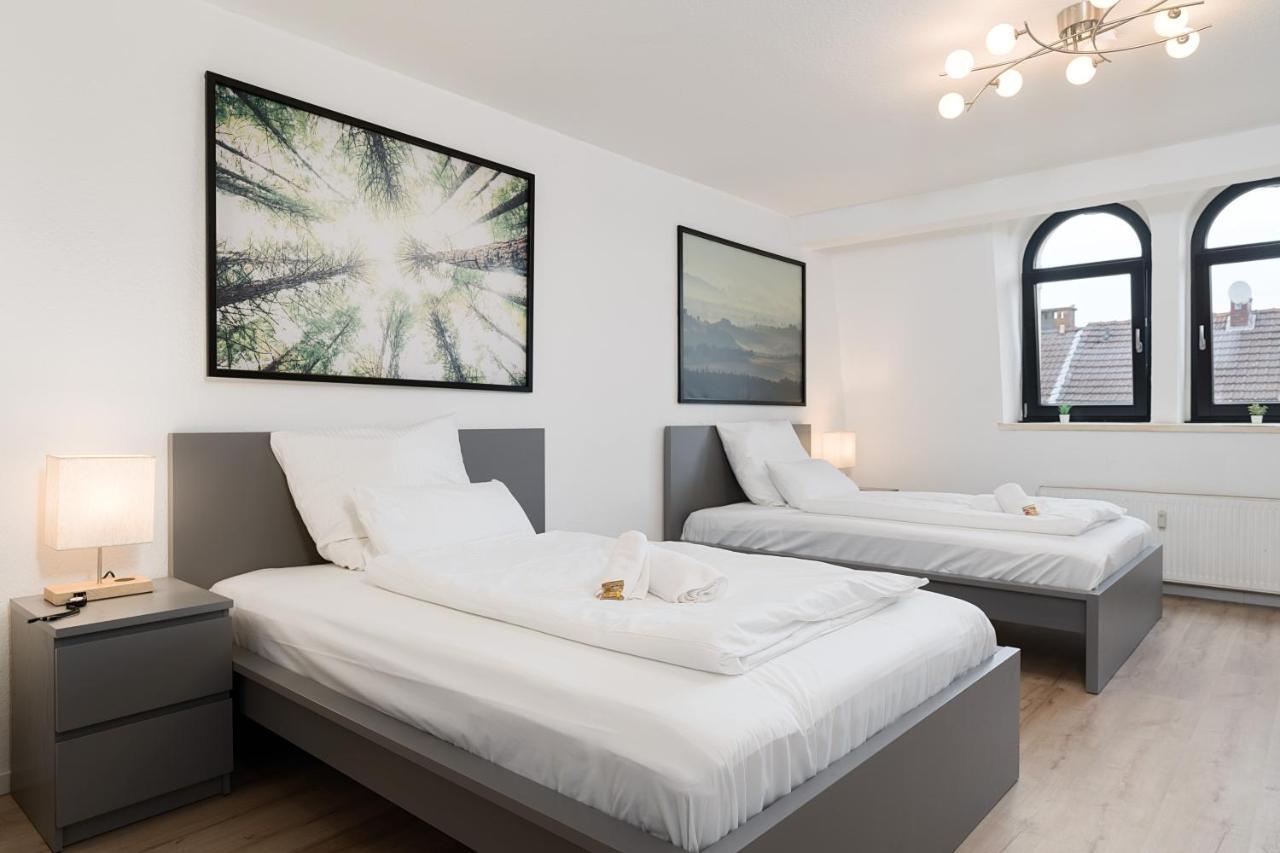 Einfach Aber Sehr Komfortabel - Wohnung Fuer 6 Personen - 2Xwc - Grupen, Messe, Monteure, Studenten - Voll Ausgestattet - 6 Betten 140X200Cm Hochwertig, 3 Smart-Tv 55 Zoll Netflix, 1000 Mbit Wlan, Voll Ausgestattete Kueche دوسبرغ المظهر الخارجي الصورة