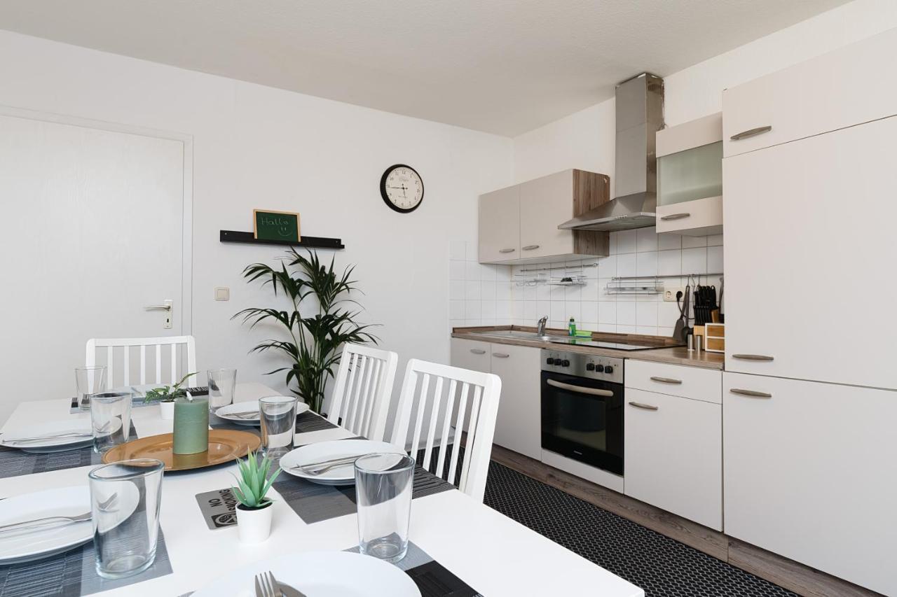 Einfach Aber Sehr Komfortabel - Wohnung Fuer 6 Personen - 2Xwc - Grupen, Messe, Monteure, Studenten - Voll Ausgestattet - 6 Betten 140X200Cm Hochwertig, 3 Smart-Tv 55 Zoll Netflix, 1000 Mbit Wlan, Voll Ausgestattete Kueche دوسبرغ المظهر الخارجي الصورة